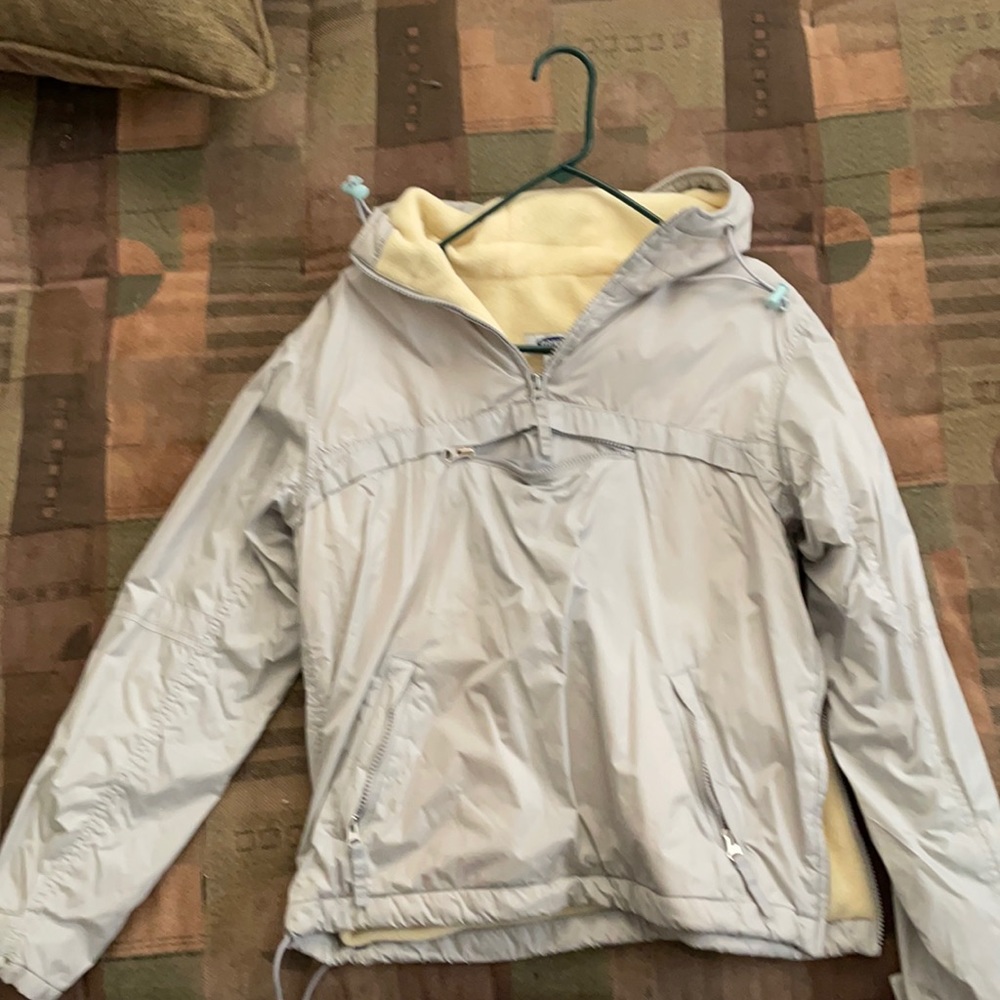 Women’s pullover windbreaker